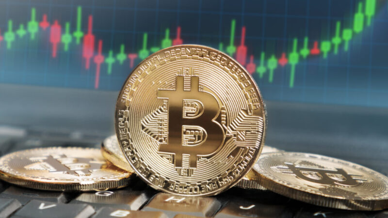 Bitcoin consolidates and altcoins weaken – but when will it go up?